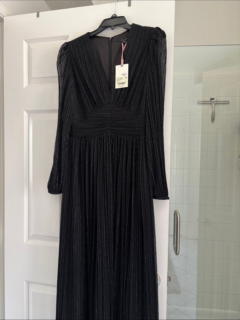 Alex Marie Black Long-Sleeve V-Neck Pleated Maxi Dress